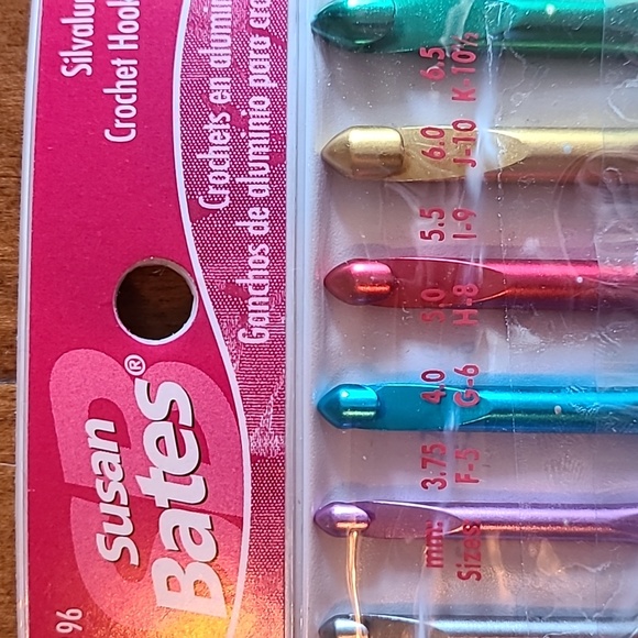 Susan Bates package of 6 crochet hooks, size F through K. NEW - Picture 5 of 5